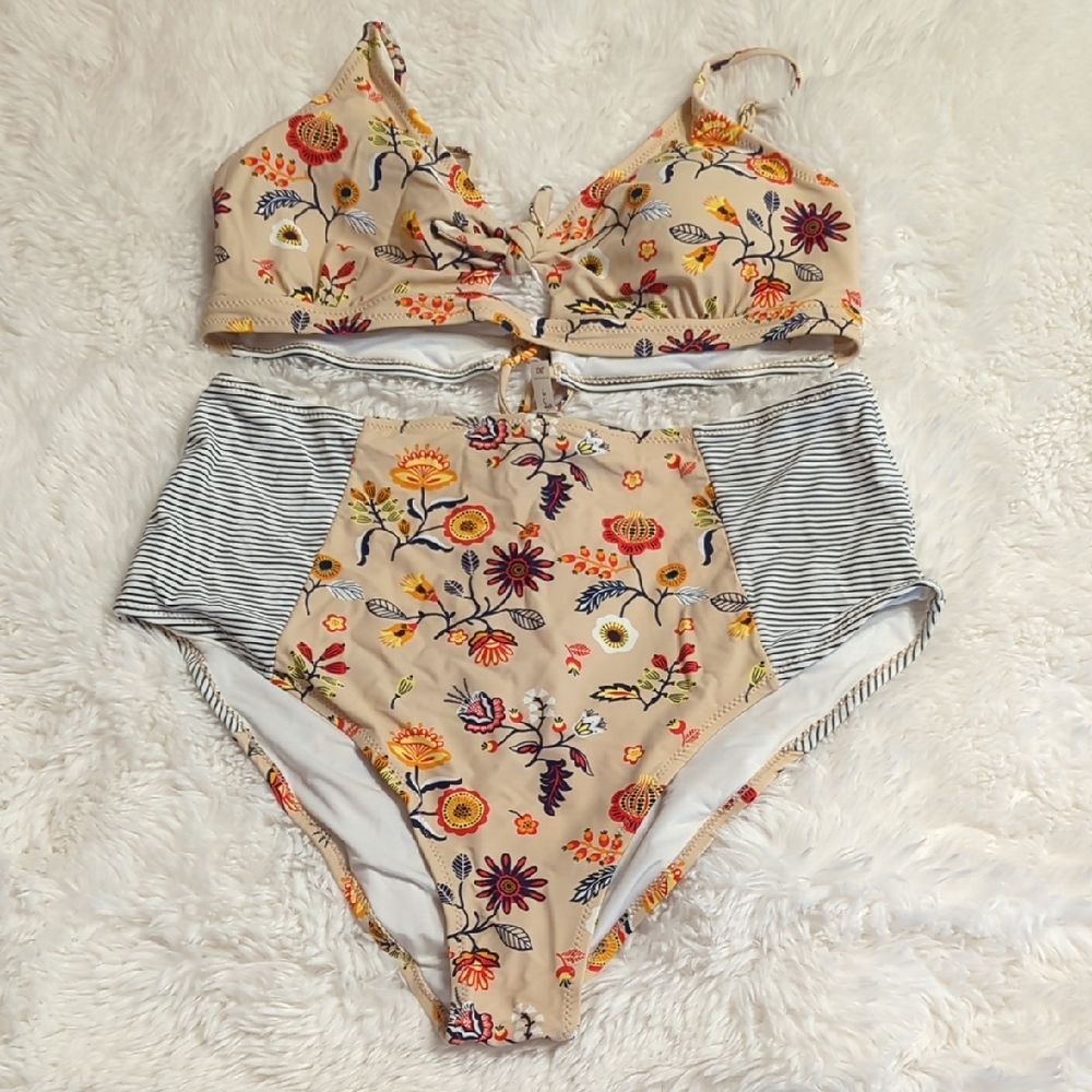 NWOT! Cupshe Floral High-Waisted Bikini Set